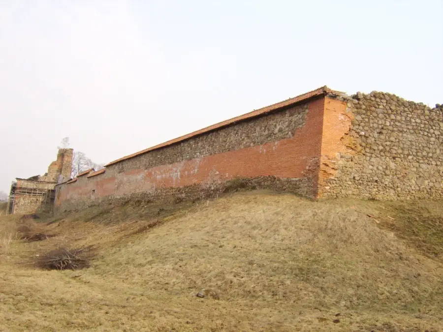 Medininkai Castle — Port of Bandar Lengeh (Iran)