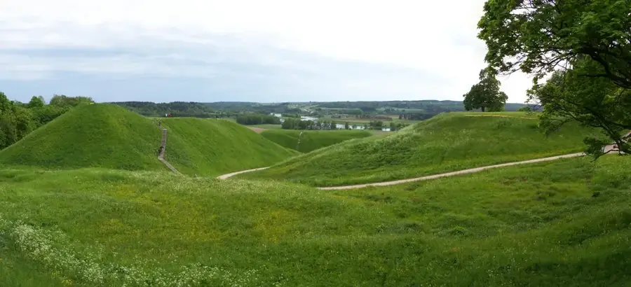 Kernavė — Juodkrantė (Lithuania)