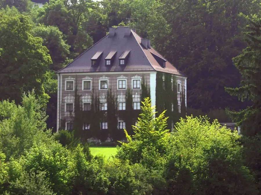 Castelul Berg — Nommern (Luxemburg)