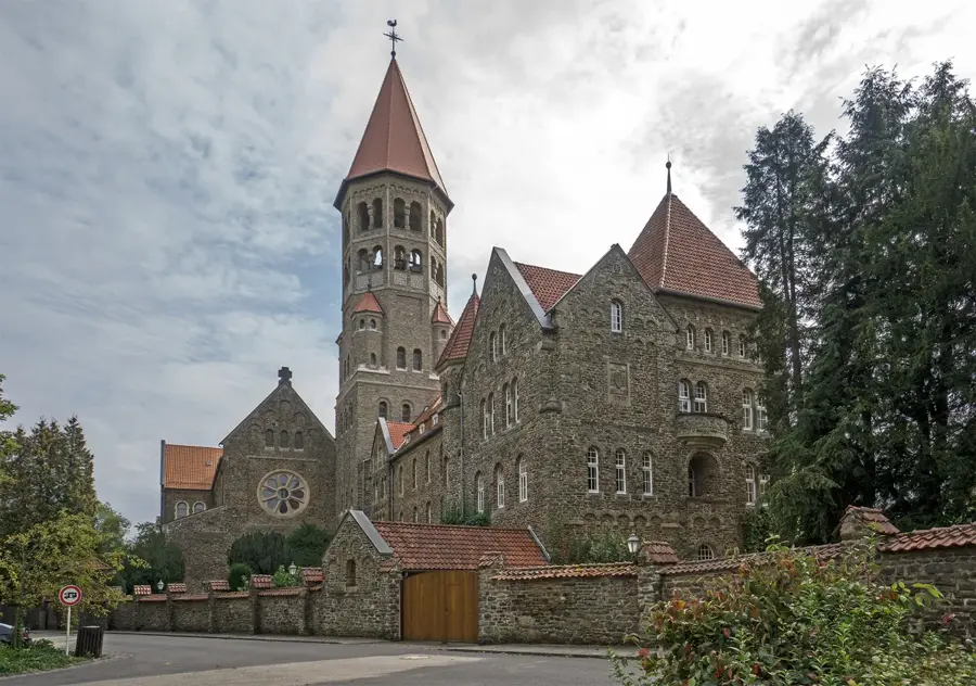 Abteiruinen Clervaux — Hachiville (Luxemburg)