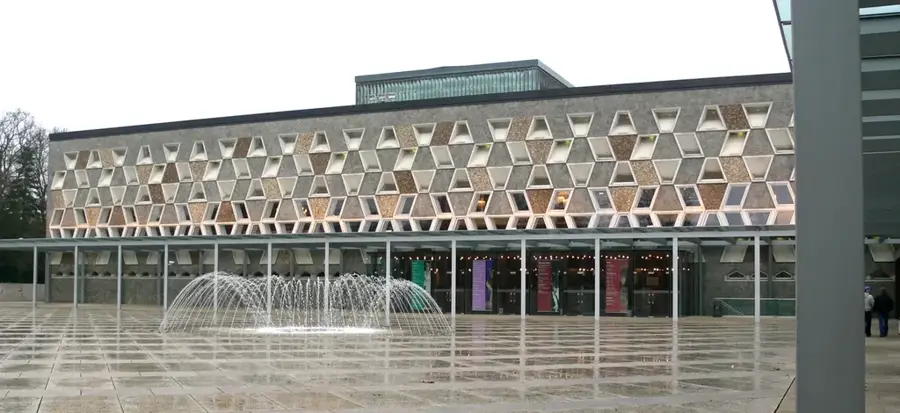 Grand Théâtre de la Ville de Luxembourg — Rosengarten Limpertsberg (Luxemburg)