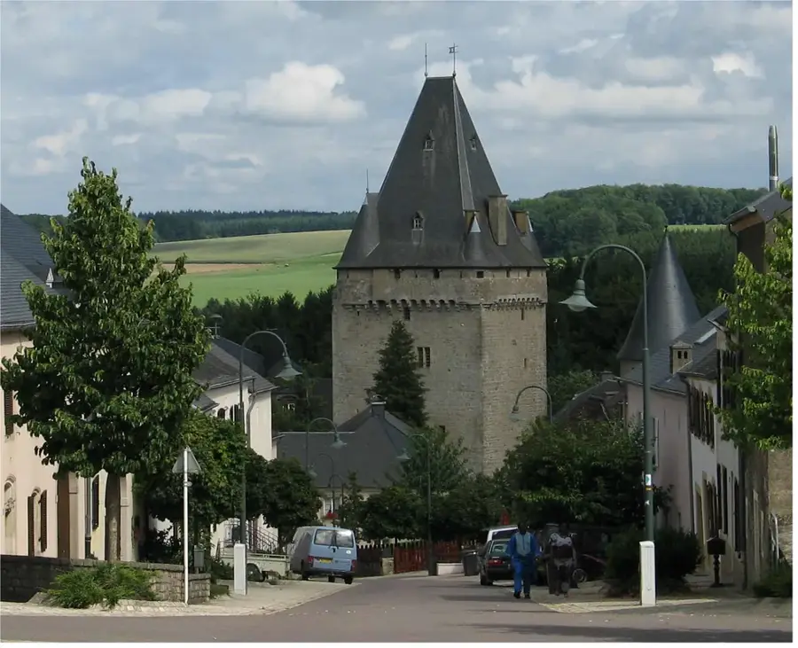 Burg Hollenfels — Saeul (Luxemburg)