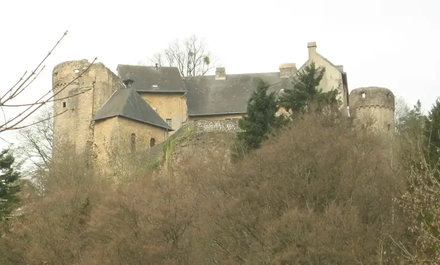Burg Ansemburg — Saeul (Luxemburg)