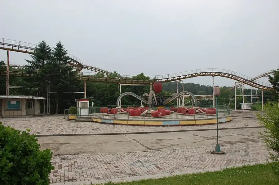 Mangyongdae Funfair — Mount Ryongak (North Korea)