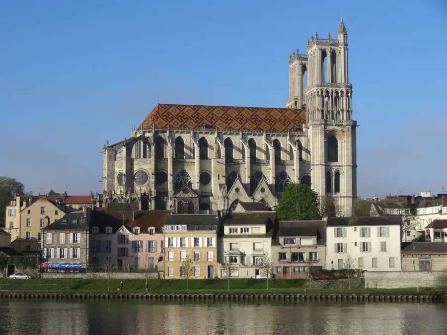 Mantes-la-Jolie – oraș