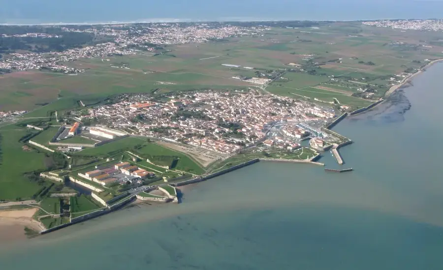 Ile de la Passe Fortifications
