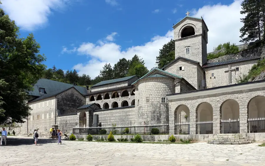 Mănăstirea Cetinje — Podul Đurđevića Tara (Muntenegru)