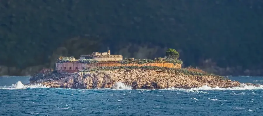 Mamula — Podul Đurđevića Tara (Muntenegru)