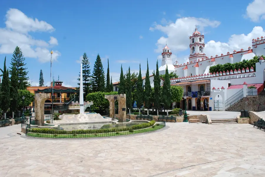 Ixtapan de la Sal — Bernal (Mexico)