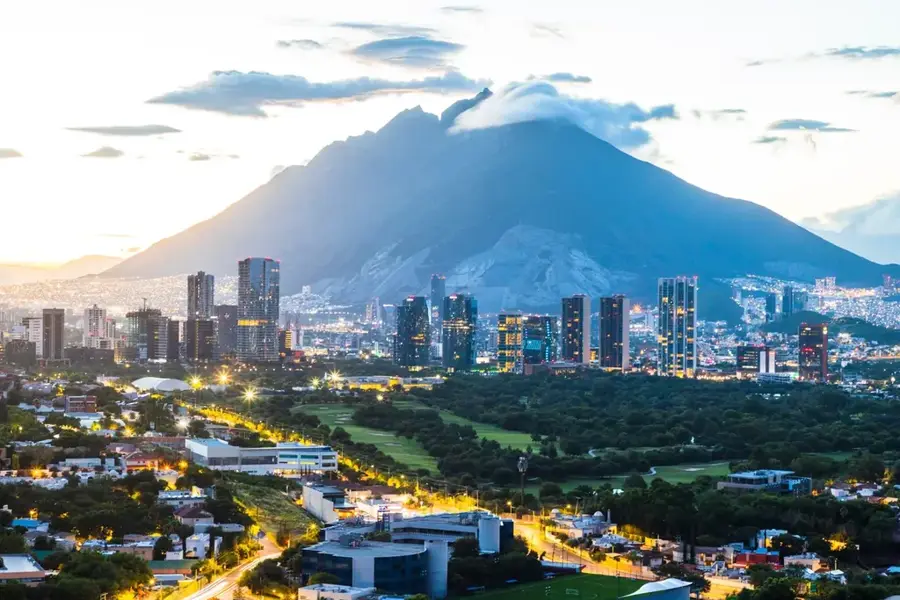 Centrul Industrial Pesquería — Catedrala din Monterrey (Mexic)