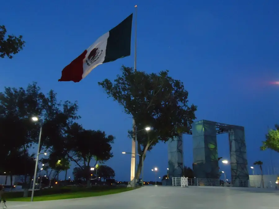 Piedras Negras Coal Mines — Saltillo Cathedral (Mexico)