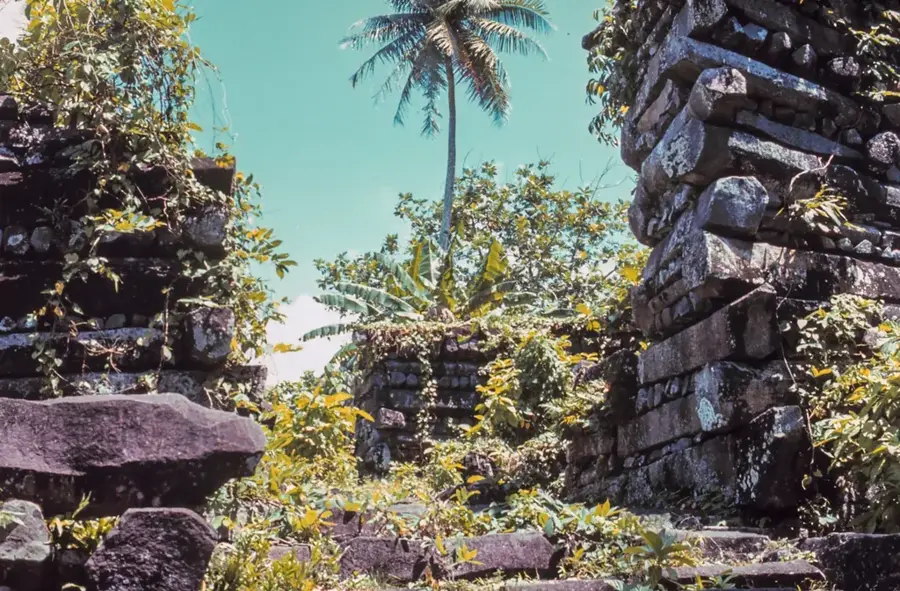 Madolenihmw — Dolohmwar (Micronesia)