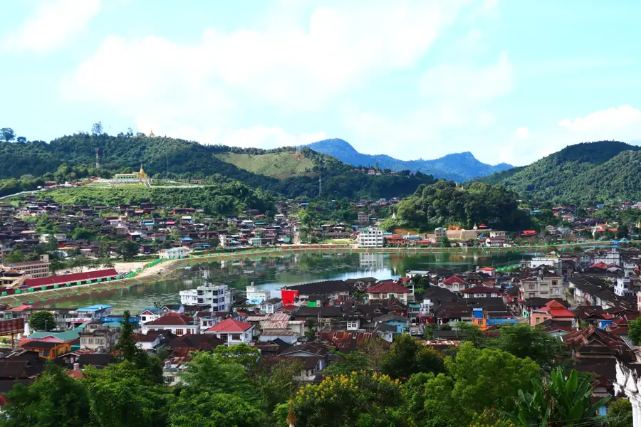 Rubinminen von Mogok — Mount Popa (Myanmar)