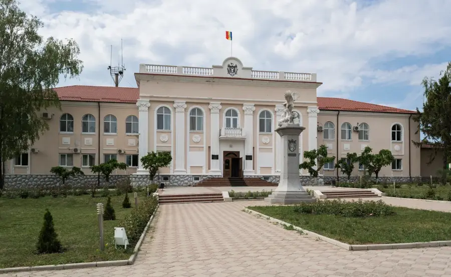 Biserica din Fălești — Stepa Bălțului (Moldova)