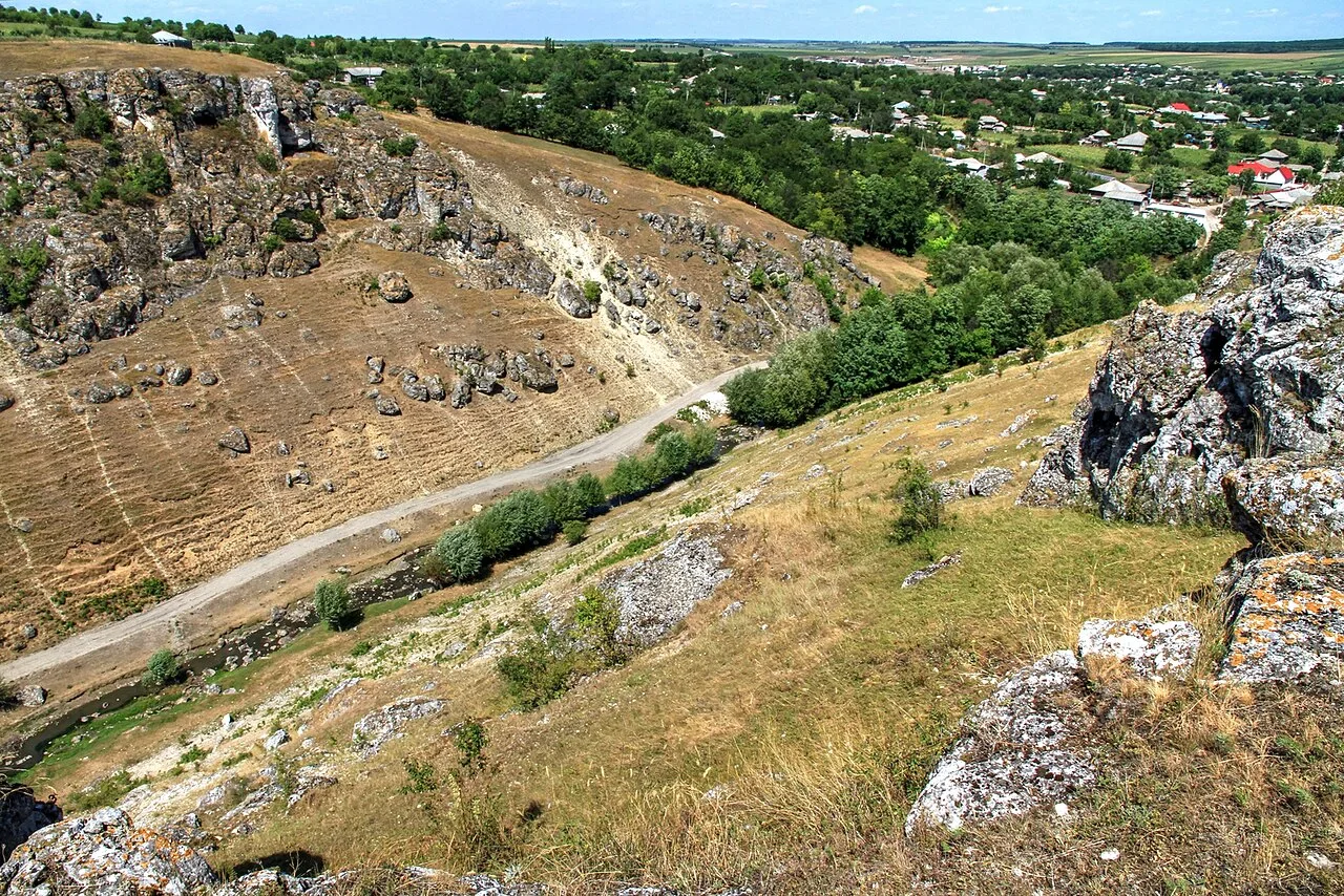 Trinca Gorge — Emil Racovita Cave (Moldova)