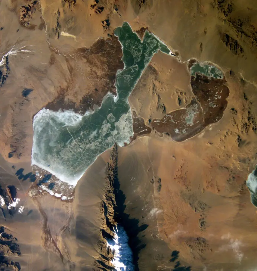 Khar Us Lake