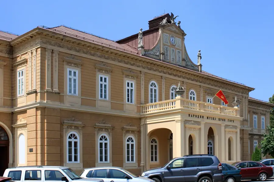Muzeul Biljarda — Peștera Lipa (Muntenegru)