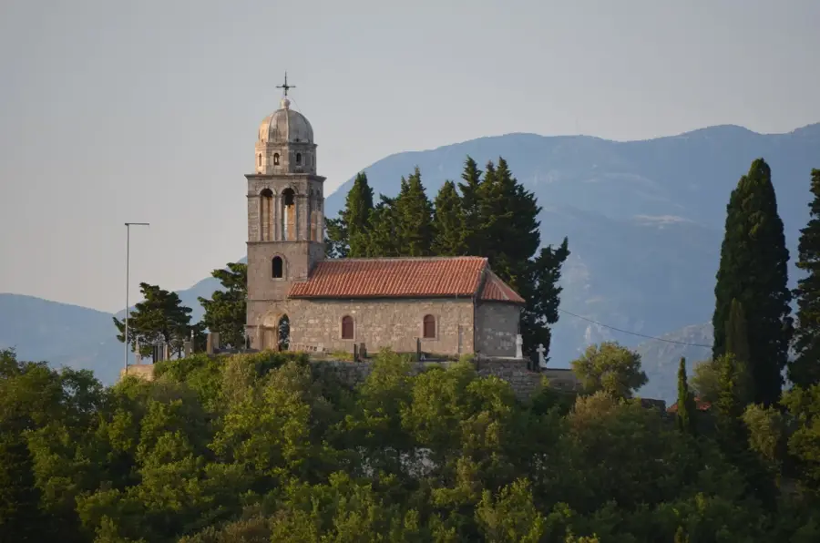 Gošići — Peștera Lipa (Muntenegru)