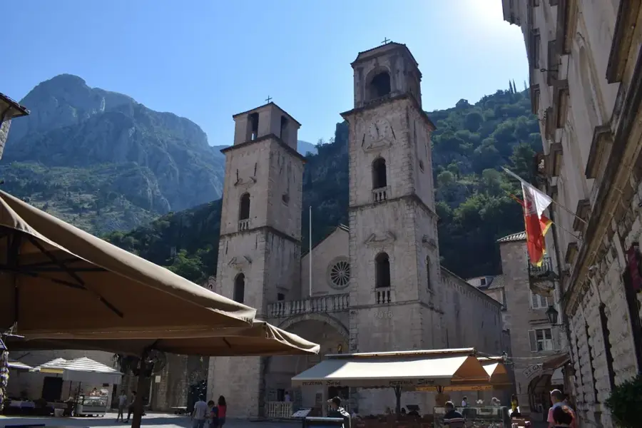 Szent Tryphon domborművek Kotor — Vrmac erőd (Montenegró)