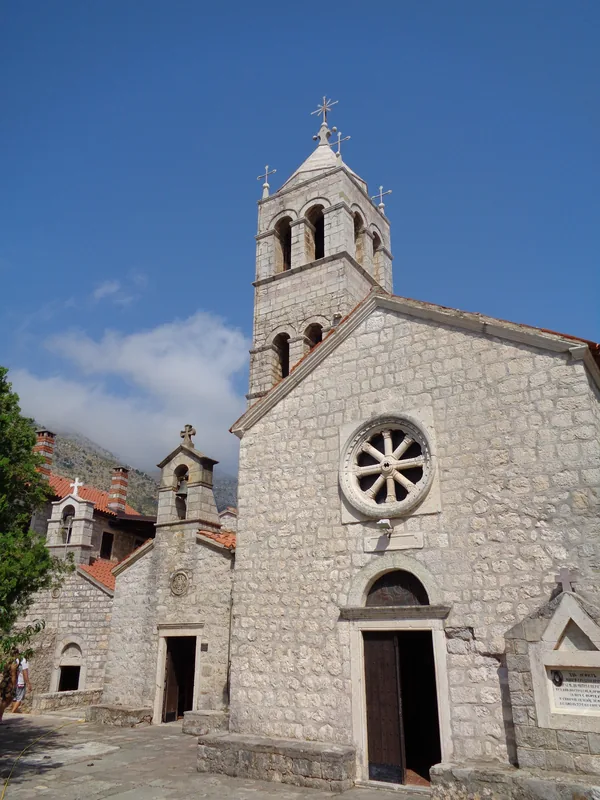 Mănăstirea Reževići — Podișul Miločer (Muntenegru)