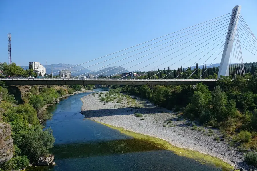 Podul Albastru Podgorica — Spuž (Muntenegru)