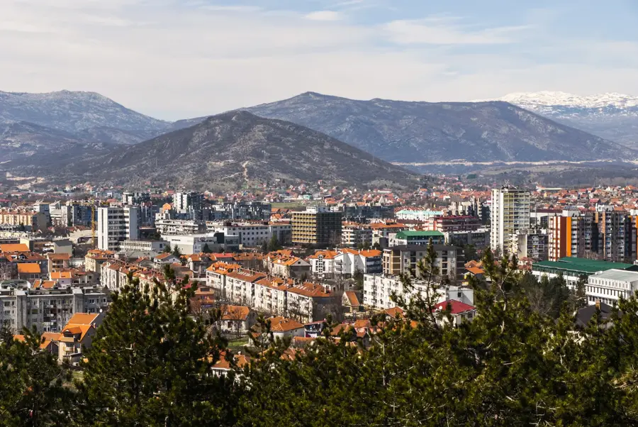 Uzina siderurgică Nikšić — Mănăstirea Ostrog (Muntenegru)