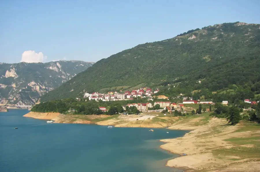 Zona naturală Cheile Piva — Lacul Valovito (Muntenegru)