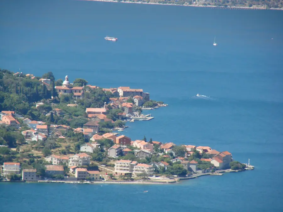Prcanj — Risan (Muntenegru)