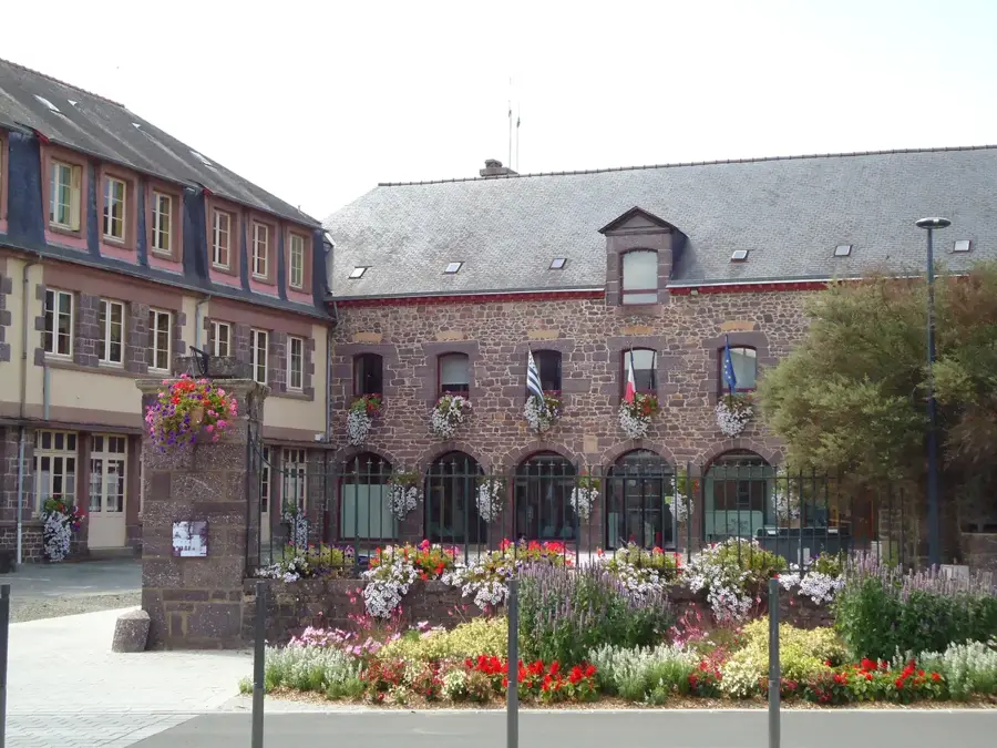 Montfort-sur-Meu – Stadt