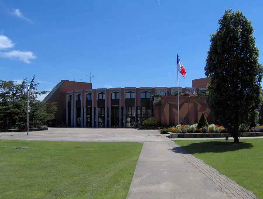 Montigny-le-Bretonneux – oraș