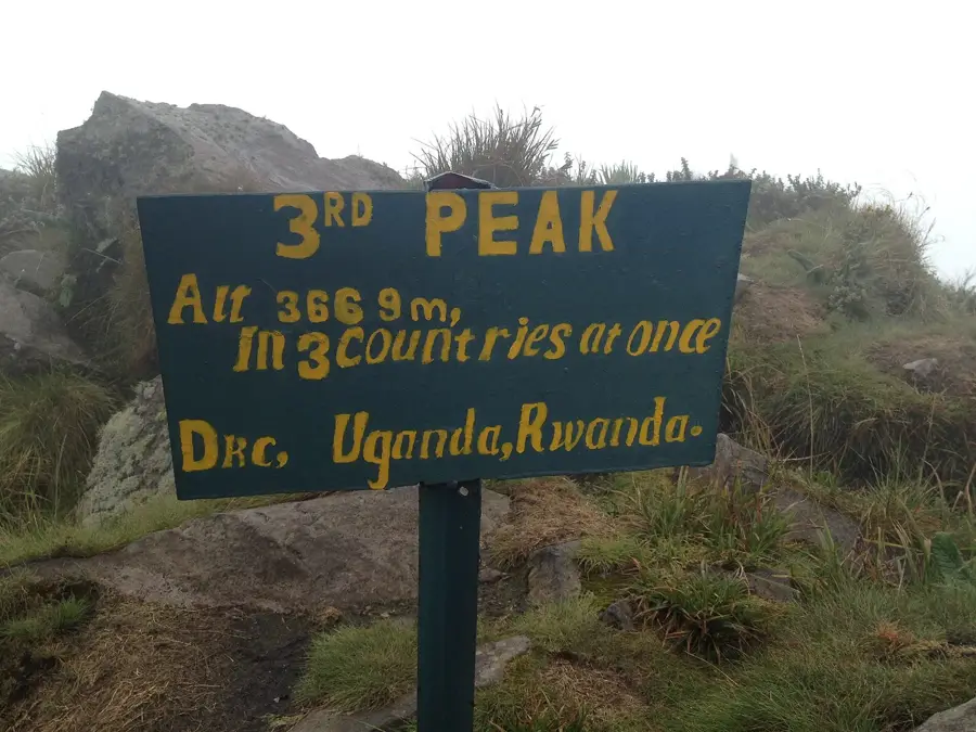 Mount Sabyinyo-Gipfel — Lake Bunyonyi (Uganda)