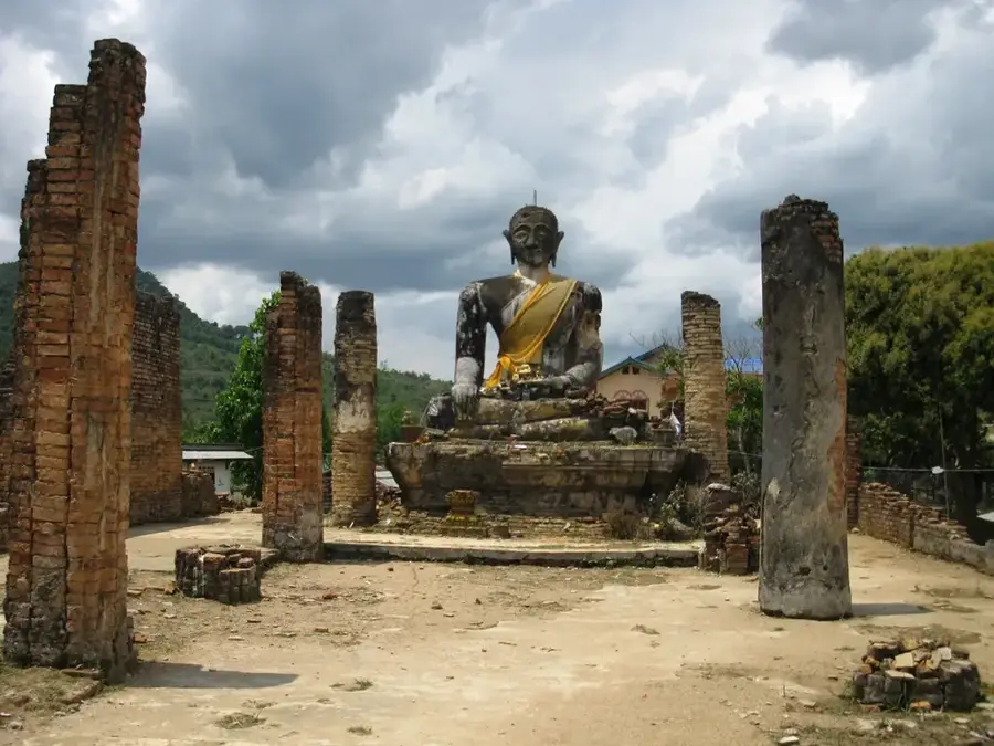 Ruinen von Muang Khoun — Phonsavan (Laos)