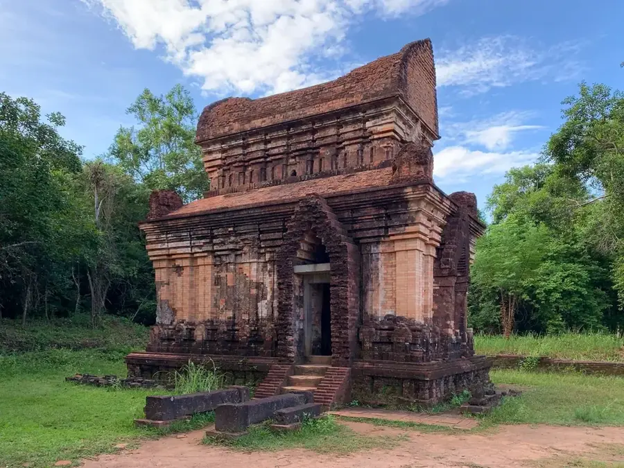 Sanctuarul Mỹ Sơn — Hòa Liên (Vietnam)