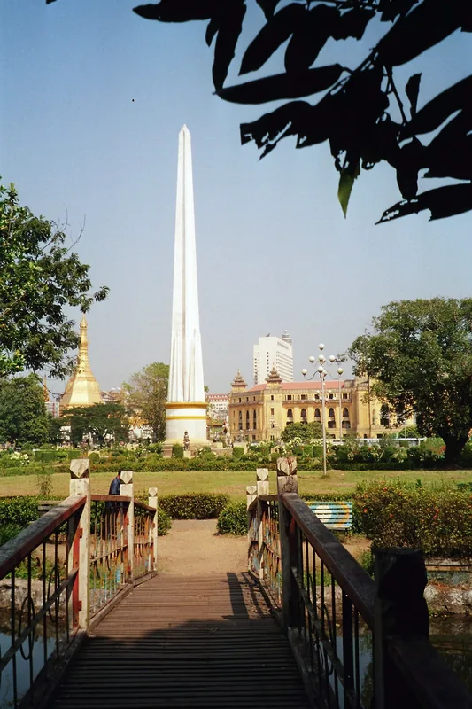 Maha-Bandula-Park — Sule-Pagode (Myanmar)
