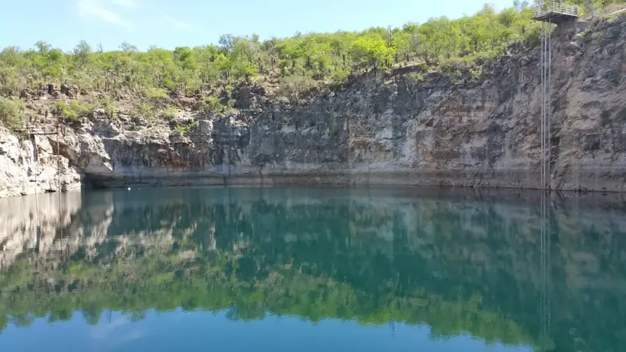 Guinas Lake