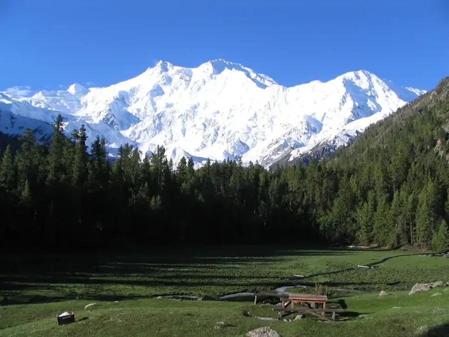 Nanga Parbat — Lacul Wular (India)