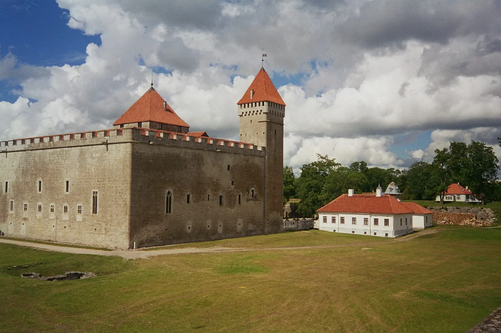 Saaremaa Island — Wahiba Sands (Oman)