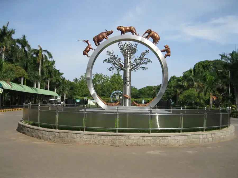 Nehru Zoological Park — Golconda Fort (India)