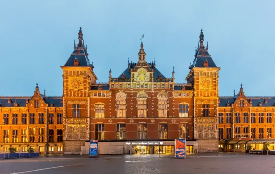 Gara Centrală Amsterdam – obiectiv turistic