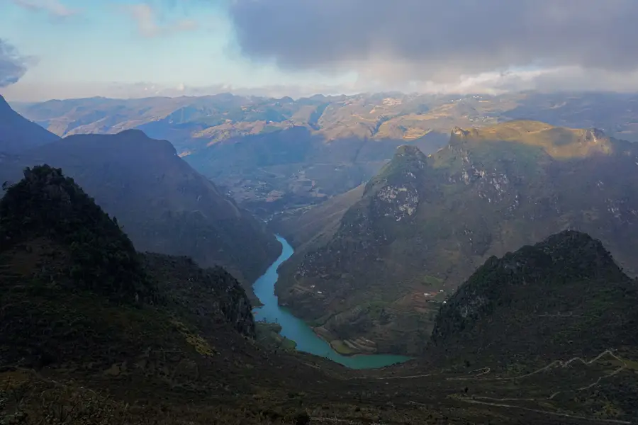 Nho Quế River — Hoa Binh Dam (Vietnam)