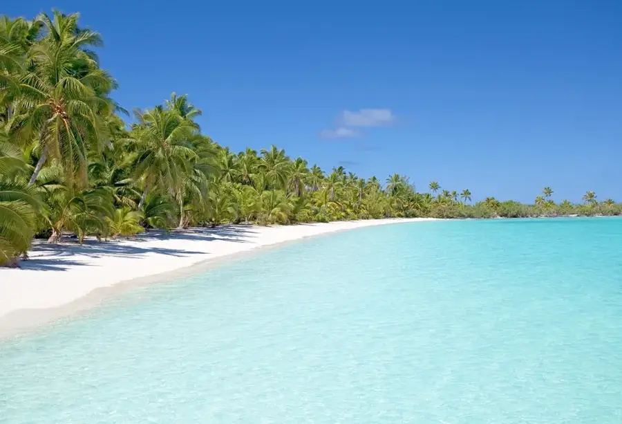 Nika Island Strand — Britische RAF-Basis Gan (Ruinen) (Malediven)