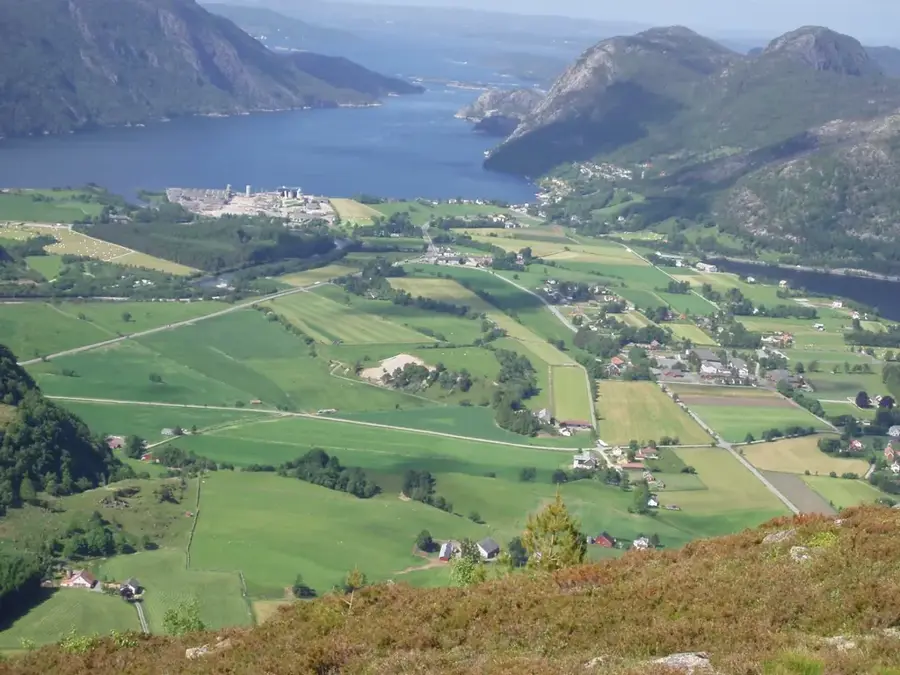 Hjelmeland