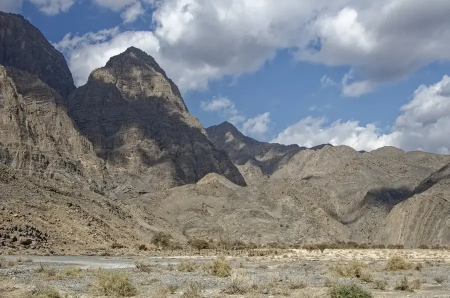 Wadi Al Abiyad — Nakhal Fort (Oman)