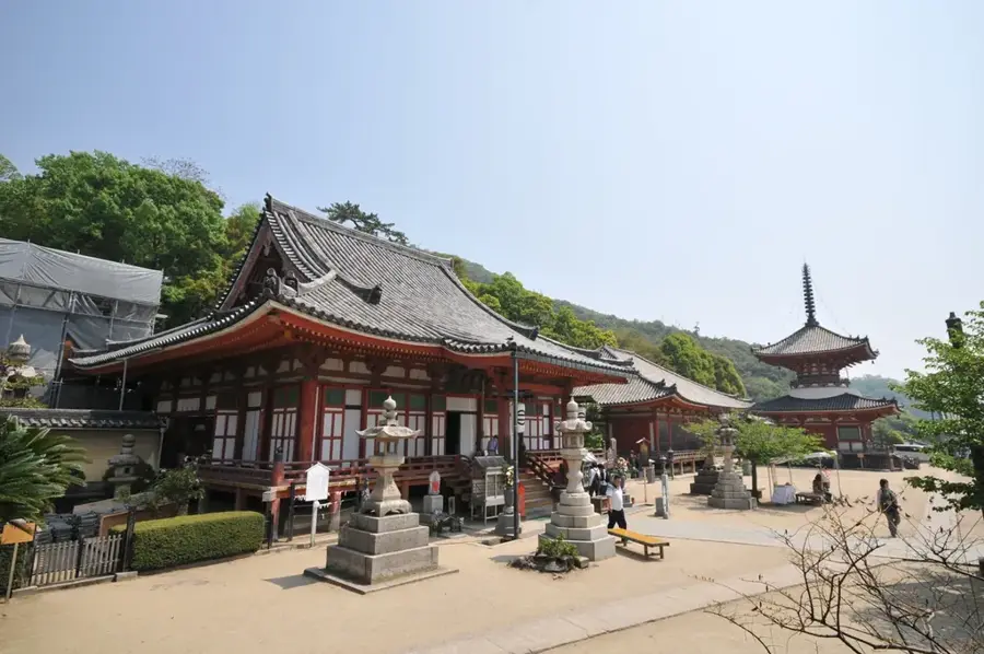 Plimbarea prin templele din Onomichi — Mitoyo (Japonia)