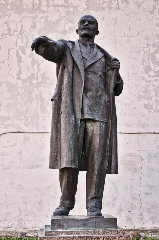 Osh Lenin Statue