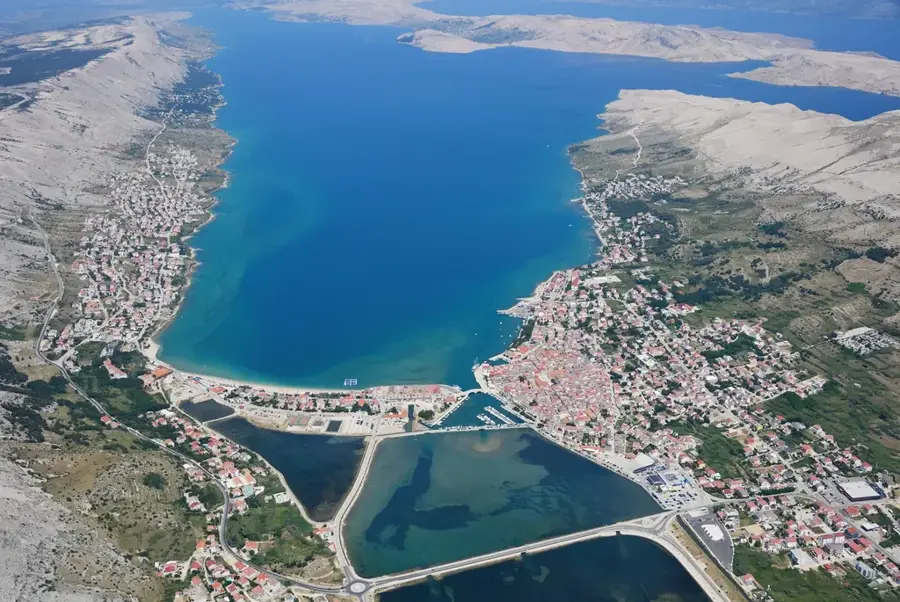 Pag (oraș) — Senj (Croația)