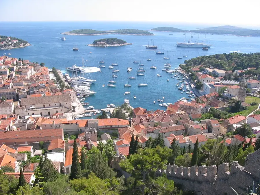 Pakleni-szigetek (Palmižana) — Trogir (Horvátország)