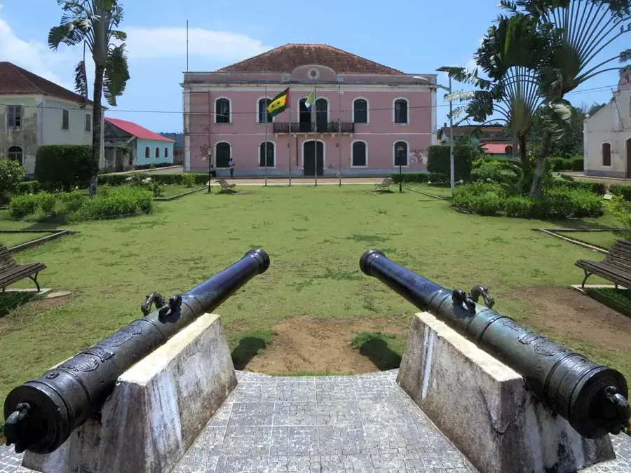 Palast der Regionalregierung (Príncipe) — Sundy (São Tomé und Príncipe)