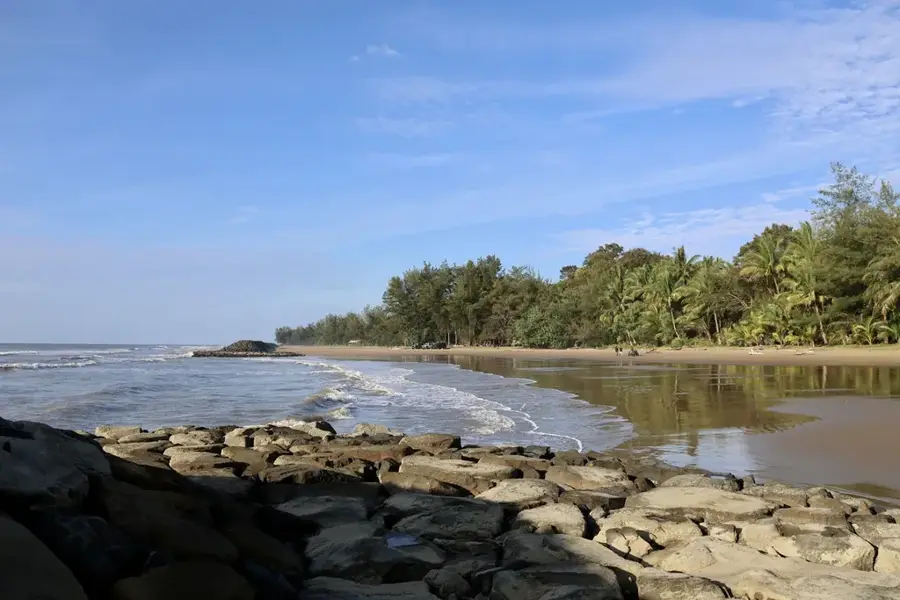 Penanjong Strand