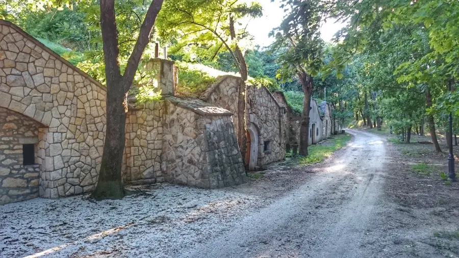 Páty — Csákvár (Ungarn)